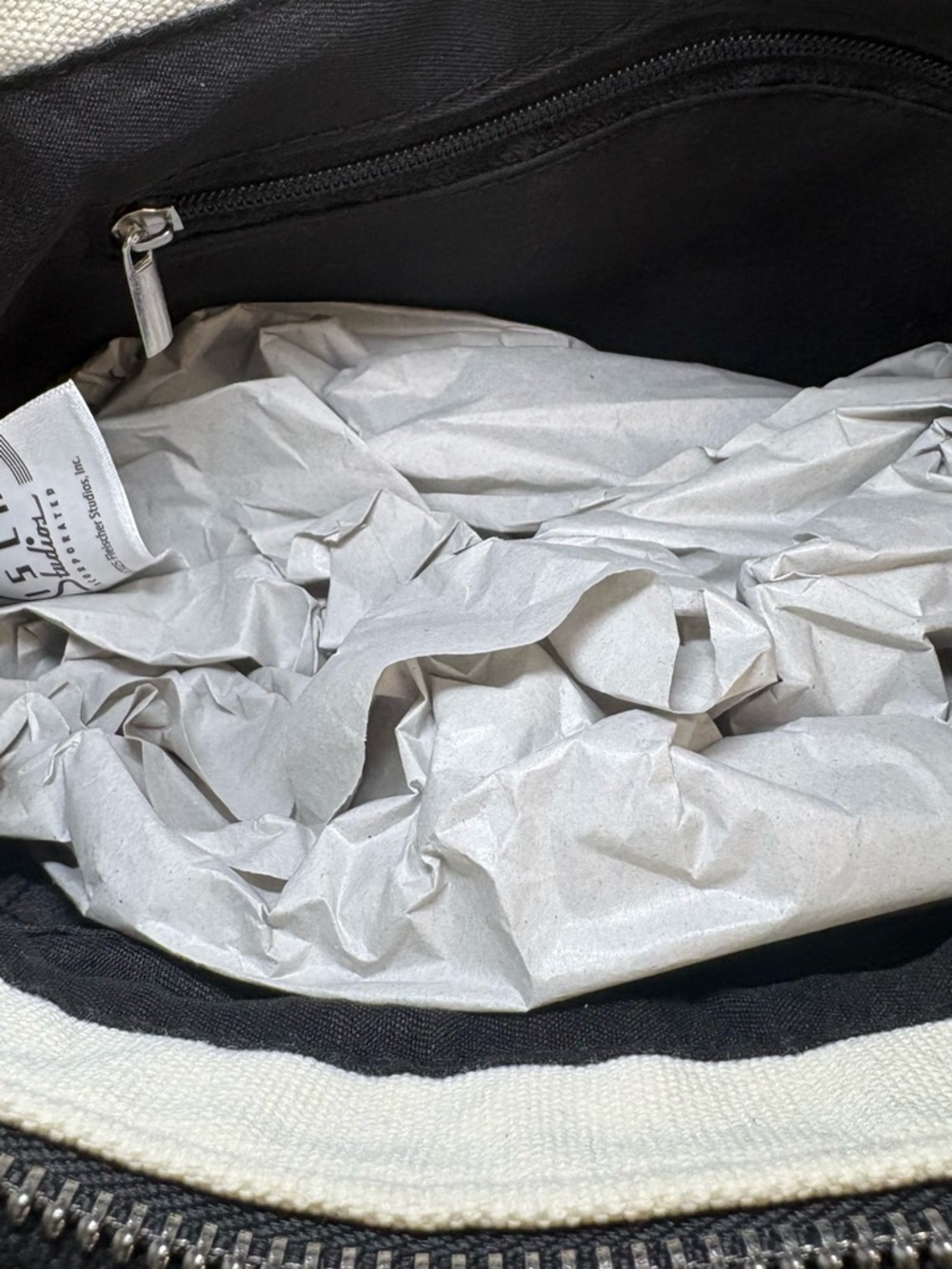 Betty Boop Cream, Black & Red mini Tote with Pom  and doggy charm - Picture 6 of 9